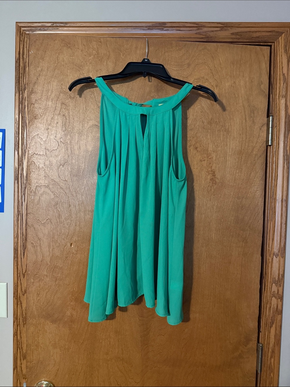 Gianni Bini Teal Sleeveless Pleated Keyhole Top